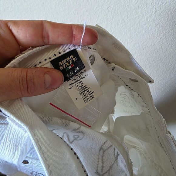 NWT Miss Sixty White And Black Tattoo Print Skinny Jeans With Zippers Size 25 - Picture 10 of 13